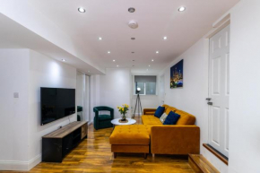 Chic 2-Bedroom Retreat in the Heart of Westminster